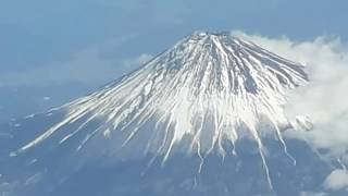 Фудзияма. Японскими авиалиниями Ванилла эир. Fujiyama. The Japanese airlines Vanilla Air.