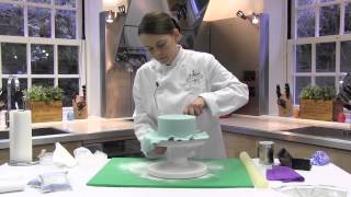 How to achieve sharp edged sugarpaste with Helen Mansey