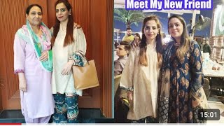 Ami aur Mujhe Meri New Friend ne Kis Restaurant Mein Dinner Ke Le Invite Kiya ? | Ayesha LifeStyle