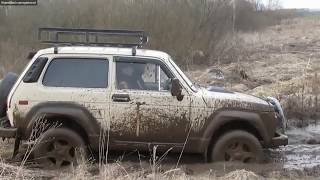 Lada Niva 4x4 off road mudding