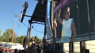 Country in the park 2: Jessie James Decker, Man I feel like a Woman!