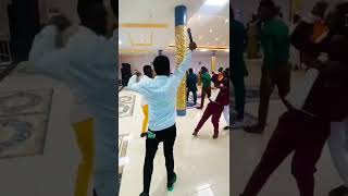 😲😲😲 See What Prophet Ogya Nyame Did To One Of His Singers On The Pulpit While He Was Singing #shorts