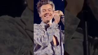 That smirk 🥰 #harrystyles