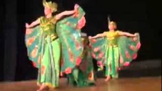 Tari Merak (peacock dance). Bali (Pulau Dewata, Devil Island).