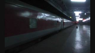 Mumbai Rajdhani arriving at Ratlam Jn.