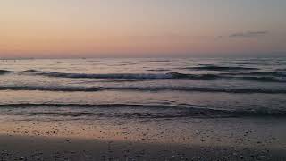 Marea Neagra dimineaţa la Mamaia lângă Navodari.The Black Sea in the morning at Mamaia near Navodari