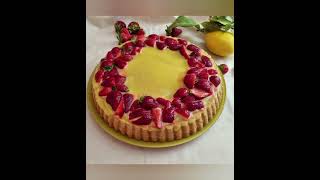 CROSTATA MORBIDA CON FRAGOLE E LEMON CURD