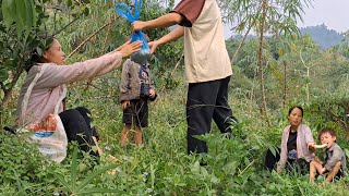 Hoang Xuan mother and son worked as hired laborers to exchange rice for food