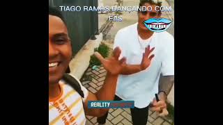 TIAGO É VISTO DANÇANDO COM FÃS NAS RUAS DE SÃO PAULO,DEPOIS DA EXPULSÃO 💣😱💣