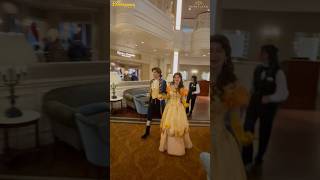 Les #princess au #disneylandhotel à #disneylandparis ! 1 #vrai #défilédemode ! #belle #tiana #minnie