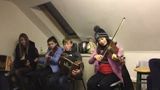 Anne McAuliffe with Young Sliabh Luachra Musicians