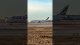 Racing an Ethiopian 787 at Chicago O’Hare!