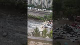 Heavy rain hits city last night  Vehicles float in water