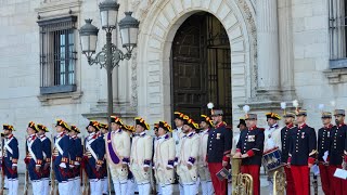 RELEVO DE GUARDIA  E IZADO SOLEMNE  DE BANDERA  EN EL ALCAZAR DE TOLEDO.