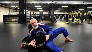 MBJJTV Présente : "FUNKY BJJ" ep 3 : Prise de Montée "En Sautant" depuis un contrôle latéral