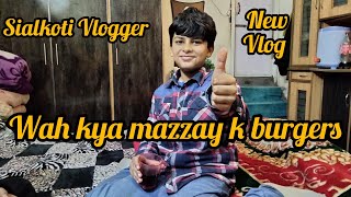 Sialkoti Vlogger | chicken cheese burger 🍔 | Good news | Pakistani Blogger | video master star | ✨