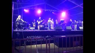 No More Blues en fiestas de Ansoain 2023, presentación @TxemaDobarro