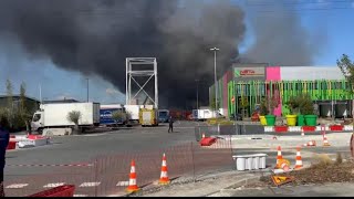 Rungis the largest wholesale fresh produce market in the world, is on fire in Paris.