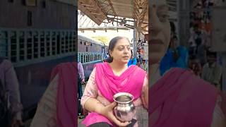 Duggu Ne kiya station par dance ✨😂 #shorts #youtubeshorts #trending #viral #comedy #funny