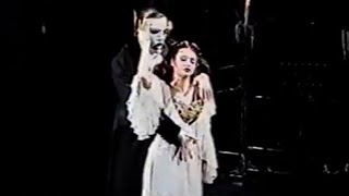 Ian Jon Bourg, Olivia Safe, Kyle Gonyea in Phantom Hamburg