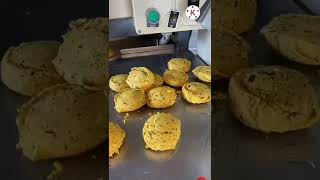 गुजरात के लोगो का सबसे मनपसंद Snack Khakra - AUTOMATIC KHAKRA MAKING MACHINE 😱😱😋🤤|| #shorts #khakra