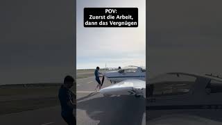 Flieger aus dem Hangar ziehen