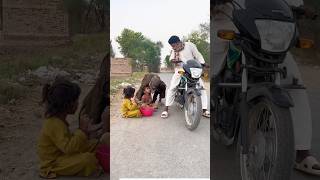 Help karnay ka anokha andaz#india #tranding #stetus #shortviral #viralvedio #usa #islamicvideo