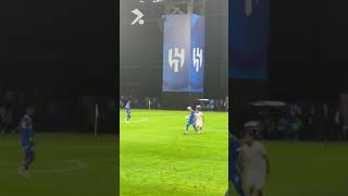 Neymar sai do banco e aplica drible humilhante com chapéu no adversário! 🎩🔥