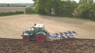 Ploughing a tough field fendt 720 with 5 furrow lemkin plough