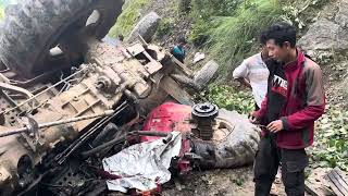 Tractor accident vayara bato ne block vayo Driver lai rescue garara hospital sama purauna safal