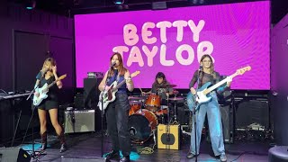 Betty Taylor - Fuck You live @Wonderland