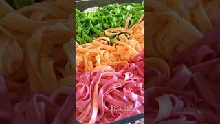 Macarrão Caseiro colorido para alegar sua segunda feira.Se inscreva para receitas deliciosas