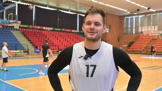 Rozhovory před startem semifinále NBL Nymburk - Ostrava