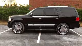 RimTyme RVA - 2011 Lincoln Navigator sitting on 26’ Chrome Kronik PSYKS and 295/30/26 Lexani’s