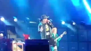 "Thunderstruck" - AC/DC feat. Axl Rose