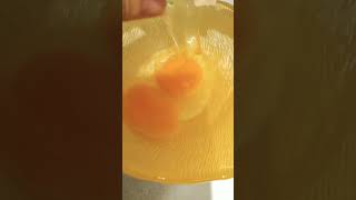 Cracking eggs #shortsvideo #viralvideo #satisfyingvideo #satisfying #shorts