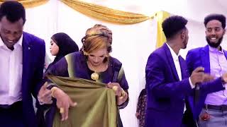 WACDARIHHI XALAY EE YURUB GEENYO  KA DHIGTAY SHOWGII NAIROBI | LIVE STAGE PERFOMANCE 2024 BY FAATAX.