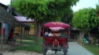 Auto rickshaw race outside Iquitos