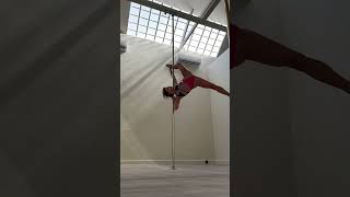 Pole dance spin on dynamic / advanced level / splits, middle split, flow