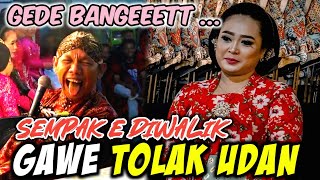 Sempake tatin diwalik gawe tolak udan⁉️Gede banget ⚜️Limbukan lucu ki seno karo tatin #dalangseno