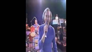 Neil Diamond Serenades His Pooch with "This Time" at 1989 Pre-Tour Rehearsal