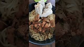 mie ayam kepala dan mie ayam bakso urat #mieayam #mie #kuliner #bakso #viral #bikinlaper