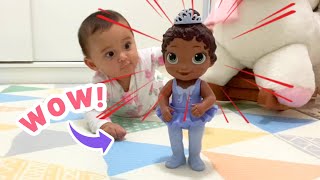 B'YANKA RAZVORACHIVAYET SVOYU PERVUYU KUKLU 🎁👶🏾 Stories with Baby Alive i Baby