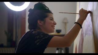 Watch Artist Liz Flores at Work on Her Solo Show 'Ni De Aquí, Ni De Allá'