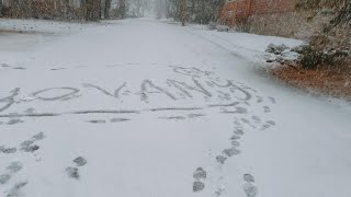 escribiendo nombres en la nieve el mío es el primero en EUA quien quiere su nombre