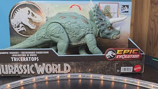 🦖NEW Green Triceratops | Mattel Jurassic World Gigantic Trackers Triceratops Dinosaur Action Figure