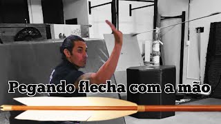 Pegando flecha com a mão 🥷🏹