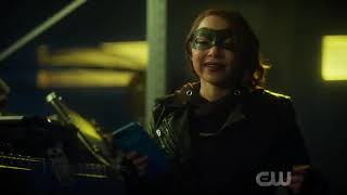 The Flash S05 E20 Flash tries to stop Naura