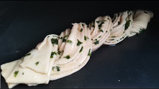 Простой рецепт вкусного и ароматного чесночного хлеба. Вкусная домашняя выпечка - это просто.