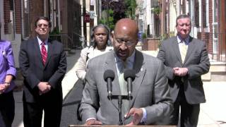 Mayor Nutter unveils Philadelphia's first porous street